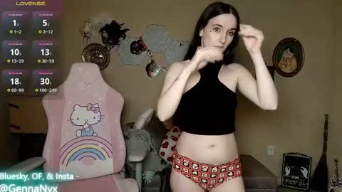 Snapshot of gennanyx chatting on October 28, 4:05 am Genna Nyx online show from October 28, 4:05 am