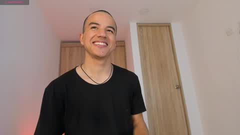 Snapshot of george_cams1 chatting on April 30, 1:45 am Jorge online show from April 30, 1:45 am
