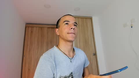 Snapshot of george_cams1 chatting on May 7, 1:11 am Jorge online show from May 7, 1:11 am
