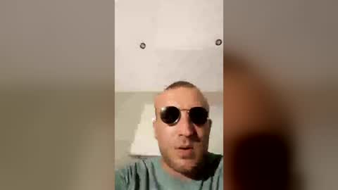 georgemac2405 online show from June 26, 1:32 am