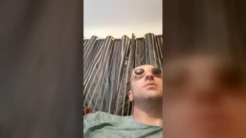 Snapshot of georgemac2405319818 chatting on June 25, 7:29 pm georgemac2405319818 online show from June 25, 7:29 pm