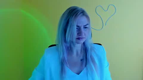 Snapshot of georgianight chatting on December 18, 12:44 pm Georgia online show from December 18, 12:44 pm