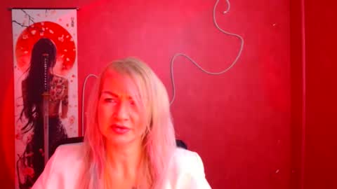 Snapshot of georgianight chatting on December 19, 1:18 pm Georgia online show from December 19, 1:18 pm