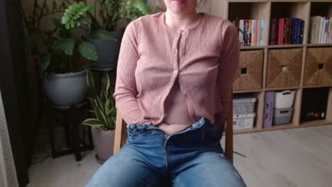 Melissa online show from February 10, 2:10 pm