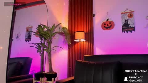 Snapshot of georgina_caruso chatting on October 23, 5:07 am Georgina Caruso online show from October 23, 5:07 am