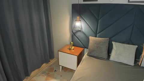 Snapshot of georgina_sensuelle chatting on February 21, 11:11 am Georgina online show from February 21, 11:11 am