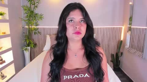 Snapshot of georginareyes chatting on February 20, 10:43 pm GeorginaReyes online show from February 20, 10:43 pm