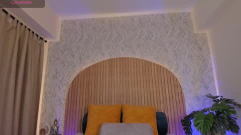 Kendal  online show from October 21, 2:29 pm