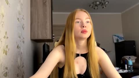 Amelia online show from October 26, 9:04 am