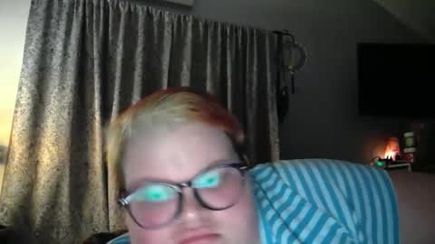 Snapshot of gerivenburg20 chatting on March 4, 12:38 am gerivenburg20 online show from March 4, 12:38 am