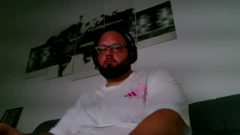 Snapshot of germandick0487 chatting on July 3, 1:50 pm Phil online show from July 3, 1:50 pm