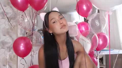 Snapshot of germiona_shine chatting on February 2, 4:22 am Germiona online show from February 2, 4:22 am