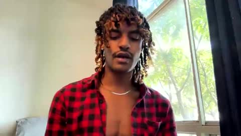 Snapshot of gerson229 chatting on October 25, 11:29 am gerson229 online show from October 25, 11:29 am