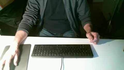 Snapshot of getz62 chatting on January 3, 9:58 am getz62 online show from January 3, 9:58 am