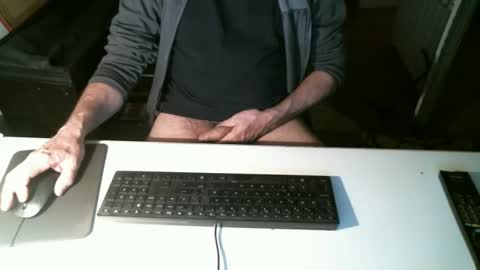 Snapshot of getz62 chatting on January 3, 3:33 pm getz62 online show from January 3, 3:33 pm