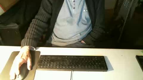 Snapshot of getz62 chatting on January 31, 8:43 am getz62 online show from January 31, 8:43 am