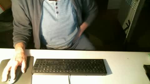 Snapshot of getz62 chatting on February 8, 9:13 am getz62 online show from February 8, 9:13 am