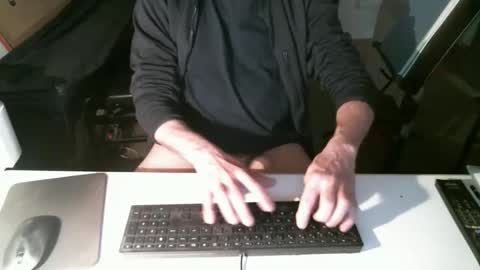 Snapshot of getz62 chatting on March 6, 8:41 am getz62 online show from March 6, 8:41 am