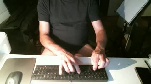 Snapshot of getz62 chatting on October 12, 10:20 pm getz62 online show from October 12, 10:20 pm