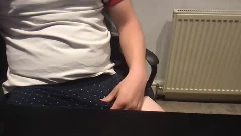 gfaulk9er online show from April 14, 6:36 pm