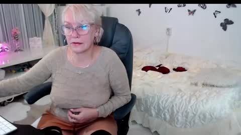 Ghertrudequeen online show from October 3, 3:25 am