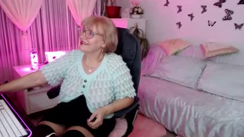 Ghertrudequeen online show from November 14, 4:44 am