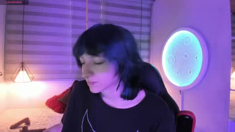 Allison  online show from April 16, 1:01 pm