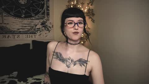 ghoticspectre online show from April 15, 5:31 pm