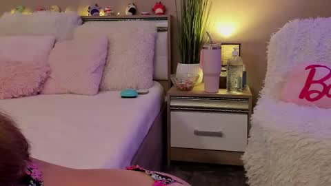 Snapshot of gia_blu chatting on September 16, 11:11 am Bianca online show from September 16, 11:11 am