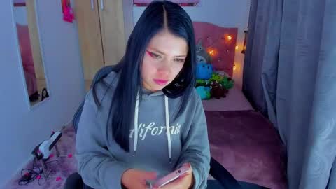 giaaaa   online show from December 20, 12:41 am