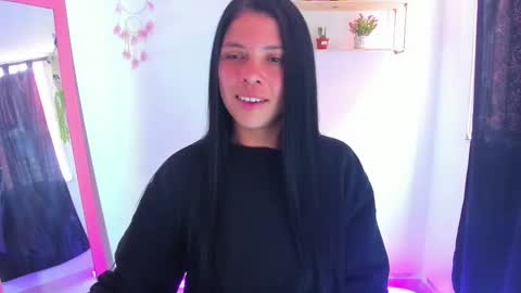 giaaaa   online show from February 25, 7:01 pm