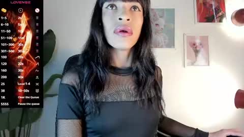 Snapshot of gia_demiee chatting on August 4, 12:30 pm Gia Please help me with your thumbs up its important online show from August 4, 12:30 pm