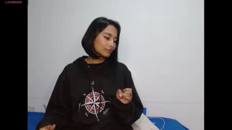 Gia Lee online show from December 3, 3:47 am