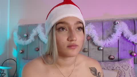 Snapshot of giaa_ross chatting on December 23, 2:28 pm Gia online show from December 23, 2:28 pm