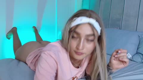Snapshot of giaa_ross chatting on January 9, 5:22 pm Gia online show from January 9, 5:22 pm
