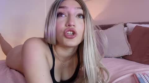 Snapshot of giaa_ross chatting on February 17, 2:37 pm Gia online show from February 17, 2:37 pm