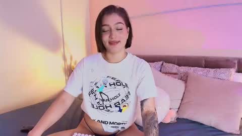 Snapshot of giaa_ross chatting on March 5, 2:56 pm Gia online show from March 5, 2:56 pm