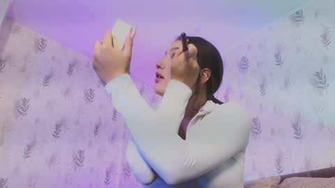 Snapshot of giaa_ross chatting on November 7, 1:00 pm Gia online show from November 7, 1:00 pm