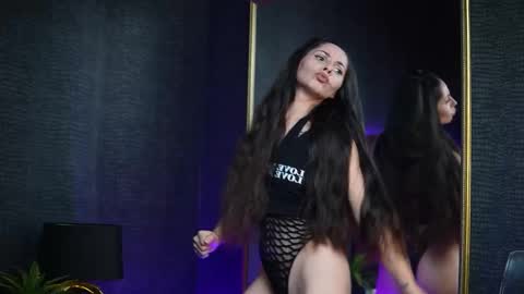 Snapshot of giaeasyice chatting on November 8, 8:51 pm Gia online show from November 8, 8:51 pm