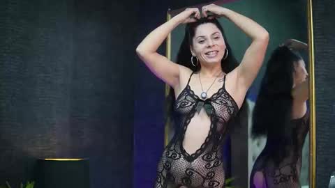 Snapshot of giaeasyice chatting on November 19, 8:42 pm Gia online show from November 19, 8:42 pm