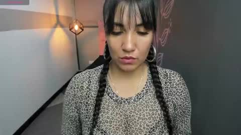 G I A  FOX online show from December 20, 12:27 pm
