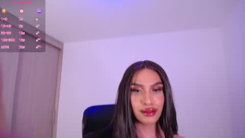 Snapshot of giamint chatting on July 2, 3:23 am Gia Mint online show from July 2, 3:23 am
