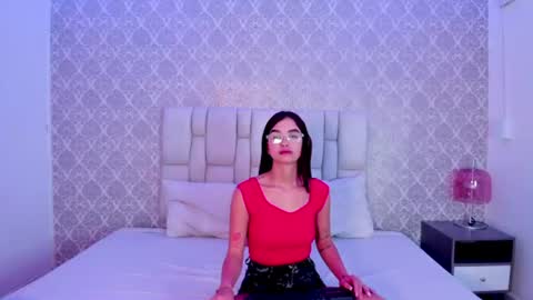 Snapshot of giana_bravoo chatting on June 23, 2:15 pm giana_bravoo online show from June 23, 2:15 pm