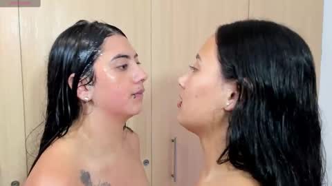 Snapshot of giannagovlea chatting on February 22, 5:23 am giannagovlea online show from February 22, 5:23 am