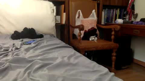 Snapshot of giannispr1998 chatting on November 23, 2:06 pm Horny Sissy online show from November 23, 2:06 pm