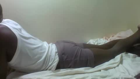 Snapshot of giant_couple chatting on February 6, 6:40 am giant_couple online show from February 6, 6:40 am