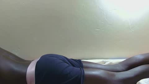 Snapshot of giant_couple chatting on February 10, 1:43 am giant_couple online show from February 10, 1:43 am