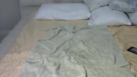 Snapshot of giant_couples chatting on November 16, 7:58 am giant_couples online show from November 16, 7:58 am