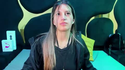 GiaRoussel online show from October 21, 3:24 pm