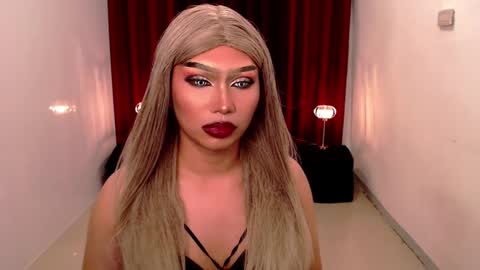 Gia X online show from December 8, 8:41 am